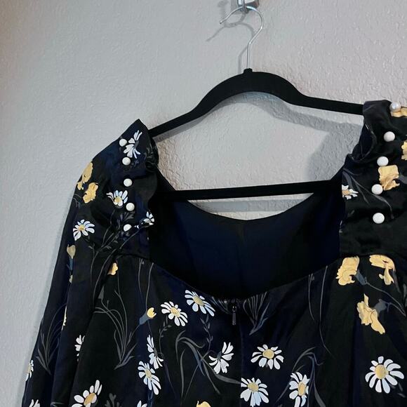 Mother of Pearl Savannah Silk Black and Gold Bishop Sleeve Cocktail Dress 4 - Picture 5 of 13